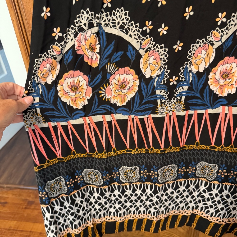 Express Black Floral Maxi Skirt with‎ front slit. Super cute!!🥰 - Picture 5 of 5